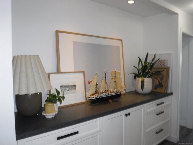 Building Photo - 4970 Mt Almagosa Dr