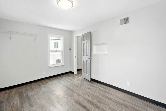 Building Photo - 1740 Arlington Ave