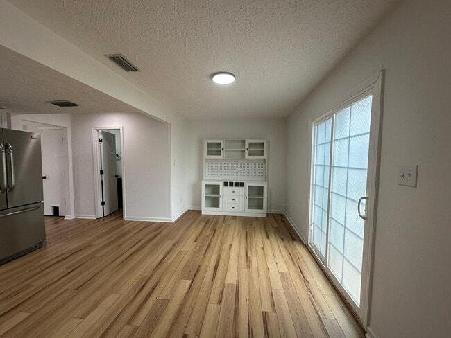 Building Photo - Lighthouse Townhome-Located in Campbell County