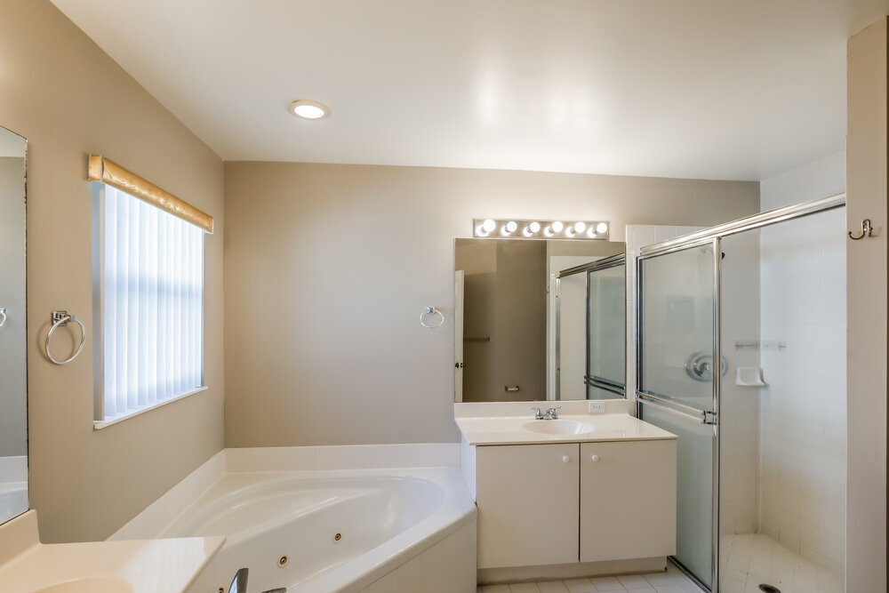 Building Photo - 103 Cocoplum Cir