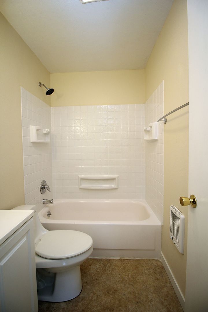 Building Photo - 706-706 N Watts St