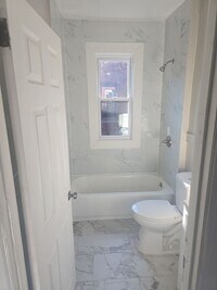Building Photo - 93 Maple Ave