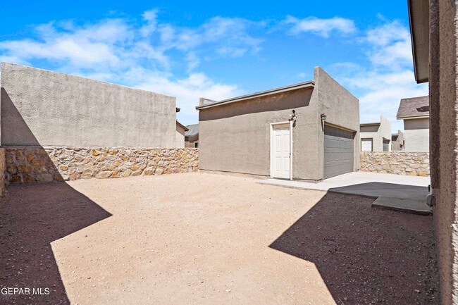 Building Photo - 14329 Bill Lazor Pkwy