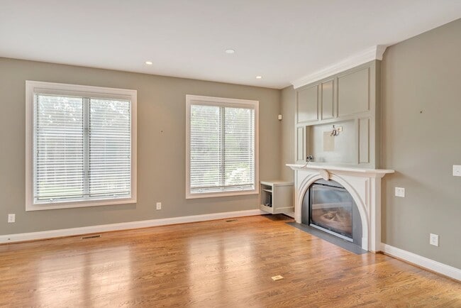 Building Photo - 2 Bedroom House with Attached Garage in Earlysville