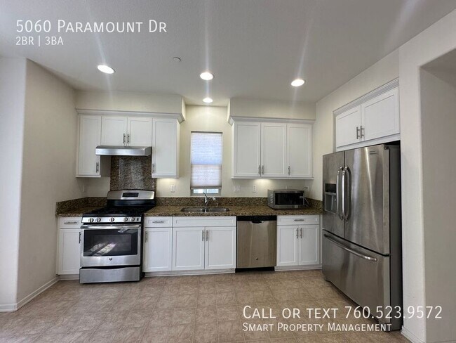 Building Photo - 5060 Paramount Dr