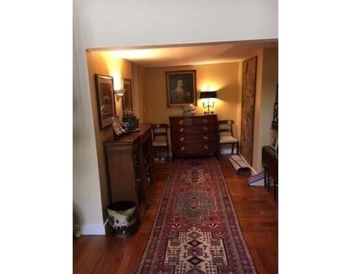 Building Photo - 92 Mount Vernon St