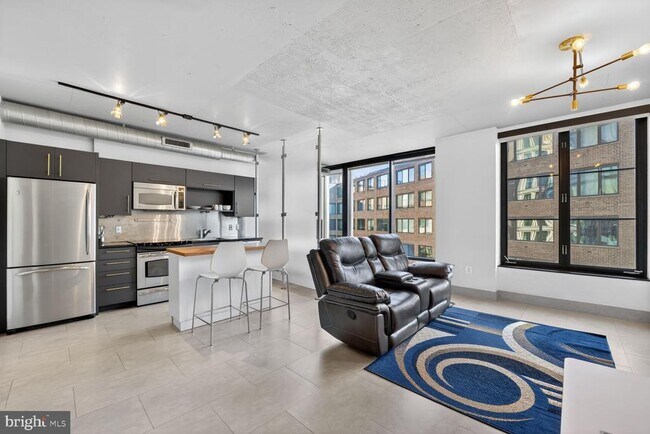 Building Photo - 1133 14th St NW