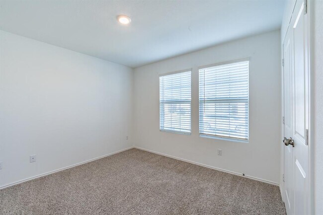 Building Photo - 322 Arnage Dr