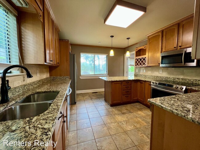 Building Photo - 3 br, 2 bath House - 3639 N Crestview Dr NW