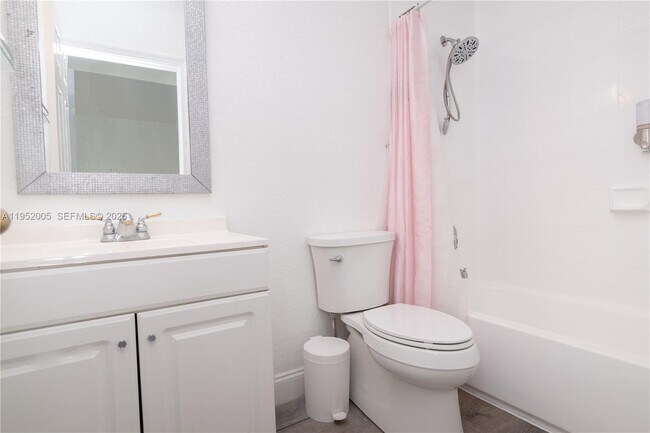 Building Photo - 2532 SE 15th Ct