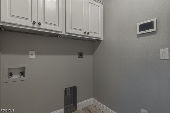 Building Photo - 1105 SE 13th St