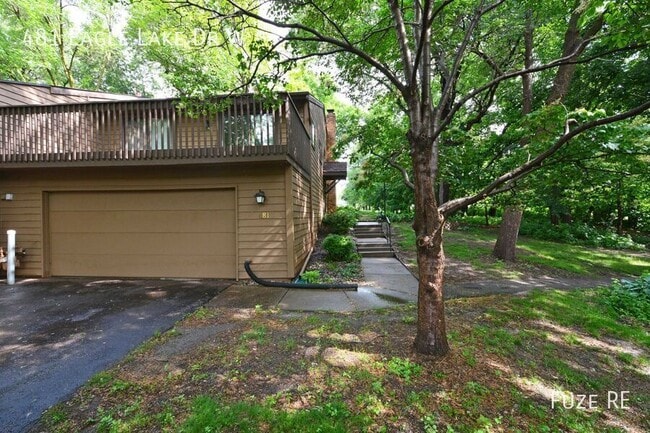 Building Photo - 481 W Eagle Lake Dr