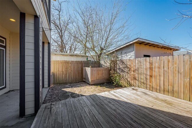 Building Photo - 4307 Hershe St
