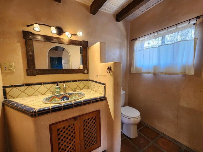 Building Photo - 1703A Jay St