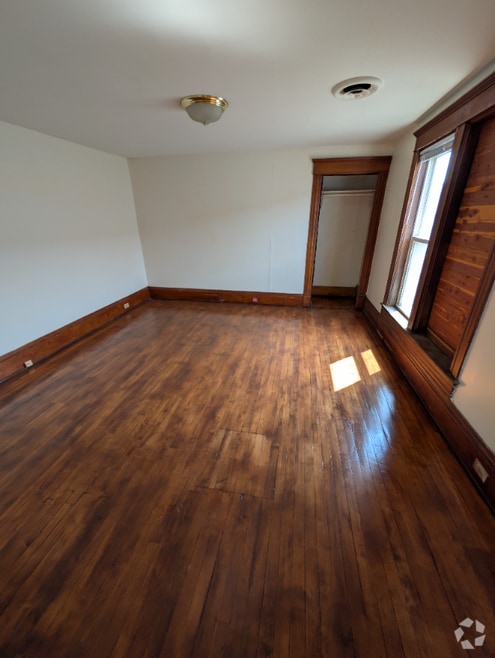 Building Photo - 324 N Dewey St