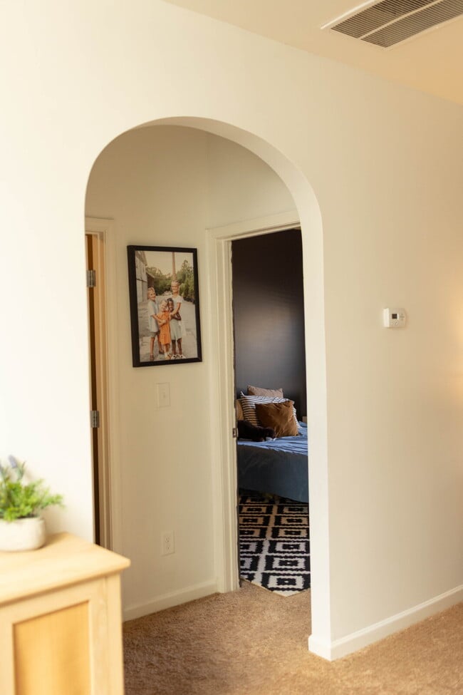 Building Photo - 523 Twin Vw Ct