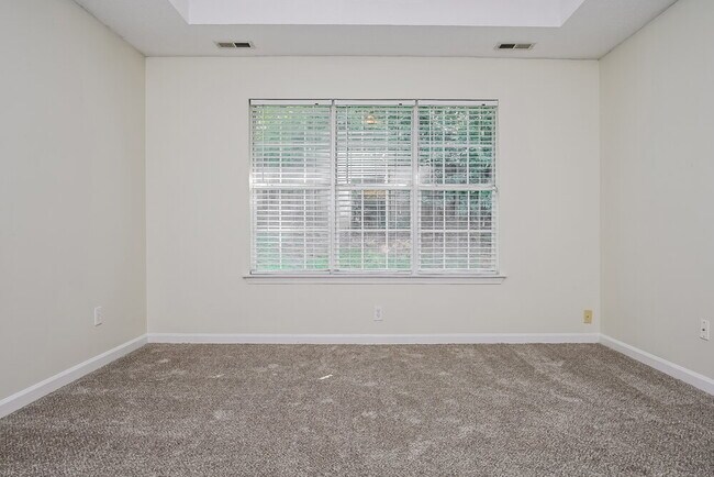 Building Photo - 816 Ravins Way