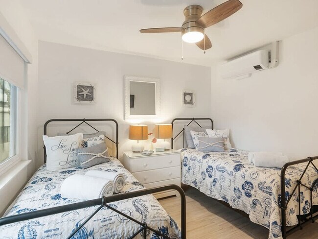 Building Photo - 750 S Sierra Ave