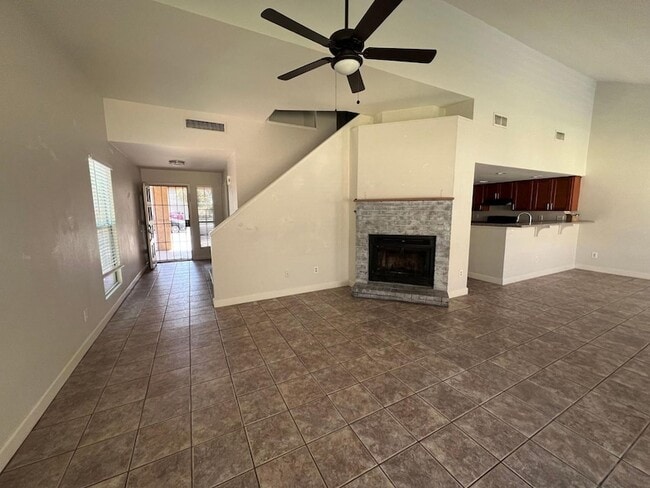 Building Photo - 3818 W Harrison St