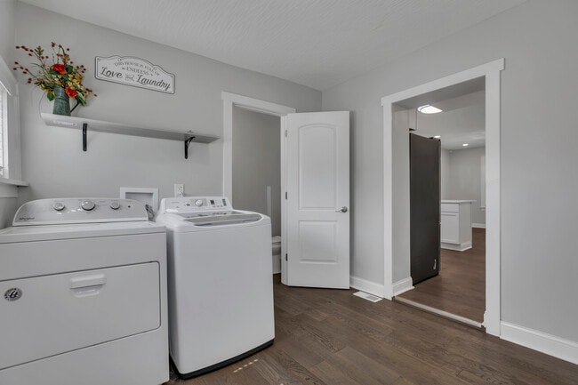 Building Photo - 1745 Sullivant Ave