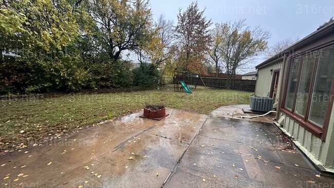 Building Photo - $1590 - 3 bedroom / 2.5 bathroom - Single Family Home *COMING SOON*