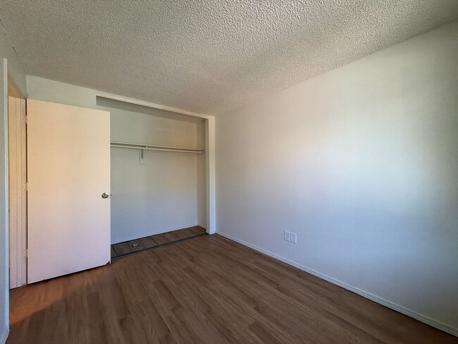 Building Photo - 5921 SE 83rd Ave