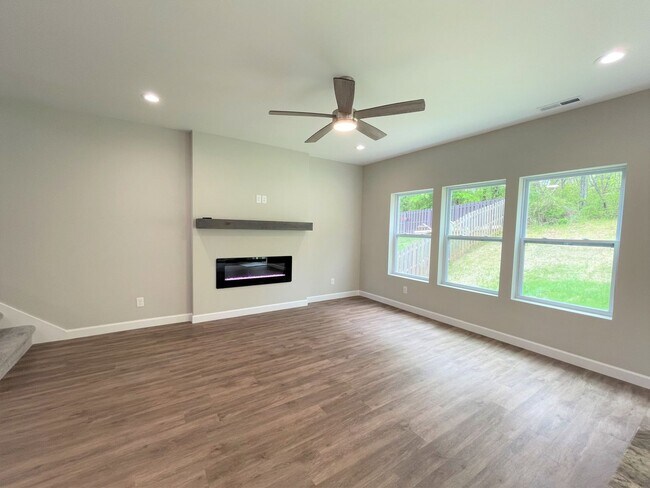 Building Photo - New Construction in an established neighbo...