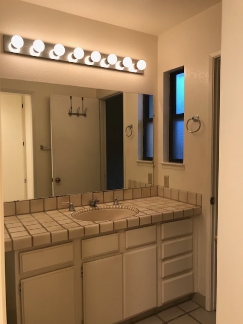 Building Photo - Great 2 Bedroom 2 Bath Condo in Seaside