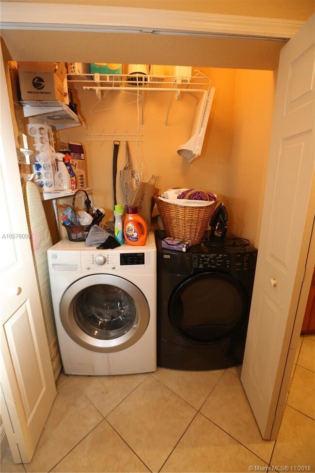 Building Photo - 2623 SW 154th Ct