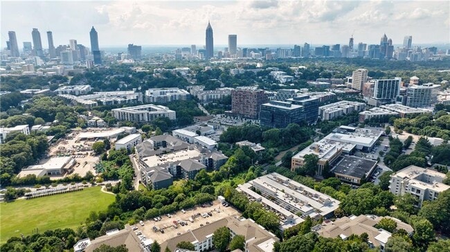 Building Photo - 400 Village Pkwy