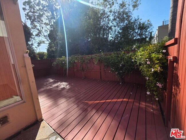 Building Photo - 632 Santa Clara Ave