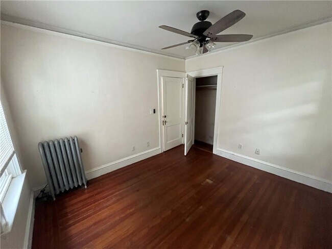 Building Photo - 122 Pinehurst Ave