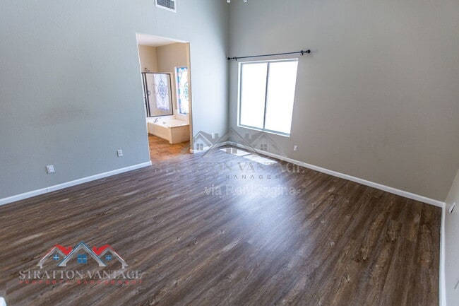 Building Photo - 1891 E Brentrup Dr