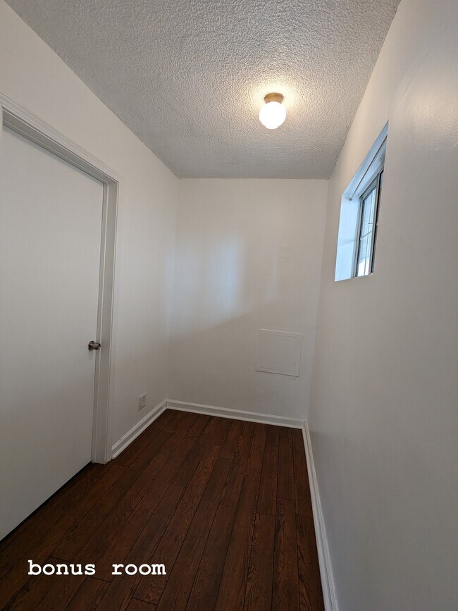 Building Photo - 3813 Huron Ave