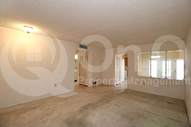 Building Photo - 10733 W Loma Blanca Dr