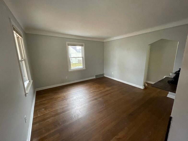 Building Photo - 3620 Monroe St