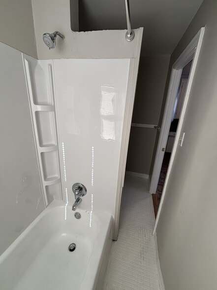 Building Photo - 472 Case Ave