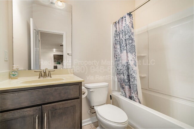 Building Photo - 532 Oak Forest Ln