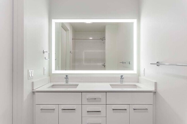 Building Photo - 1430 NW Hoyt St