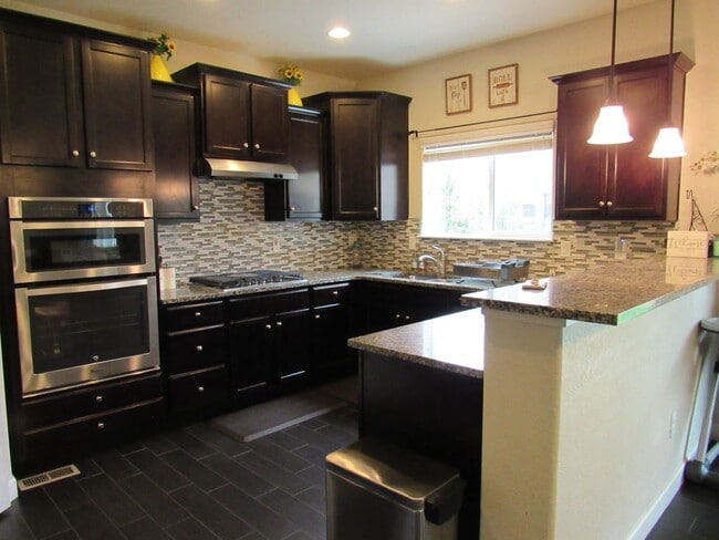 Building Photo - Stunning Longmont home