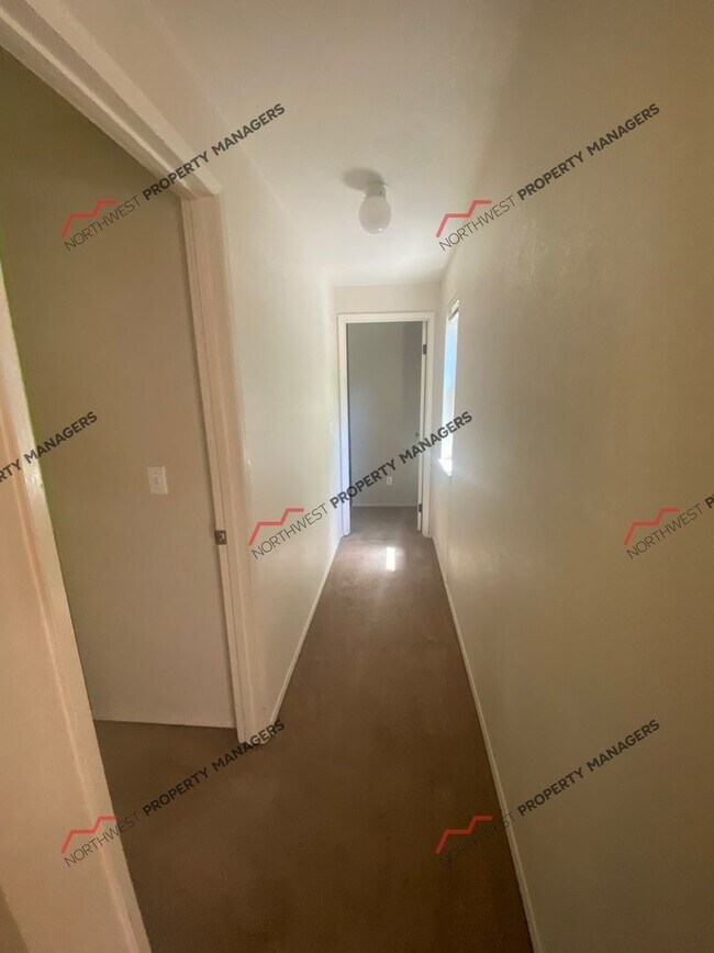 Building Photo - R277F