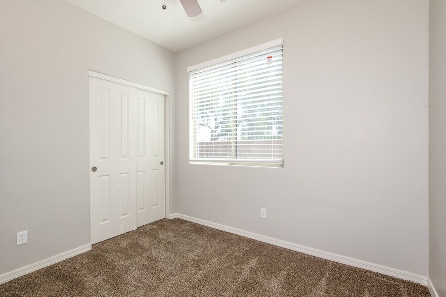 Building Photo - 14643 N 174th Ave