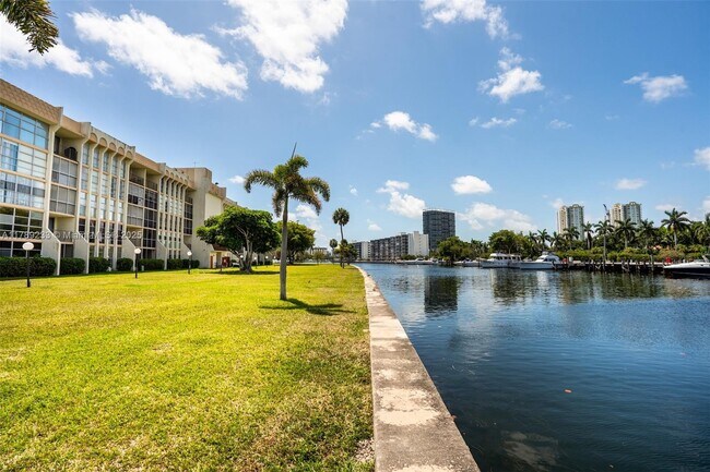 Building Photo - 601 Three Islands Boulevard