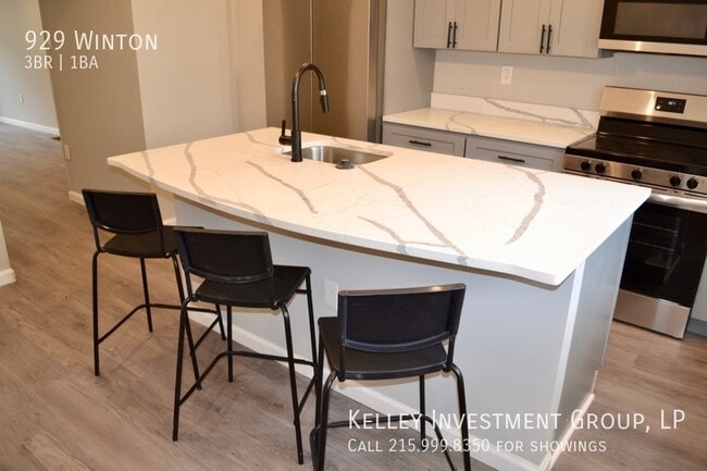 Building Photo - 929 Winton-