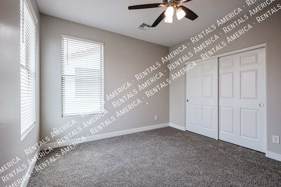 Building Photo - 43232 Wallner Dr