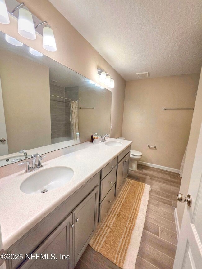 Building Photo - 10366 Benson Lake Dr