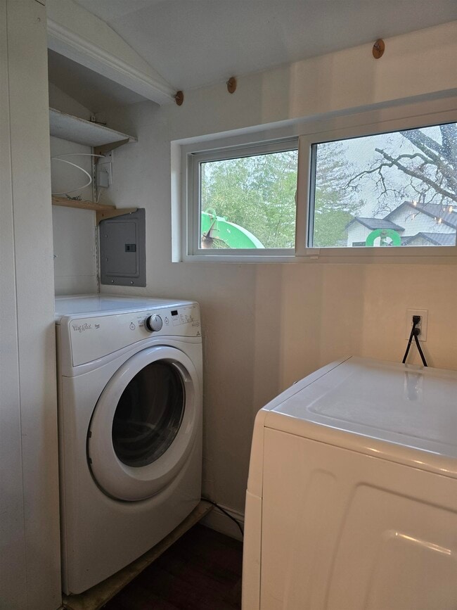 Building Photo - 164 Vía Del Sol