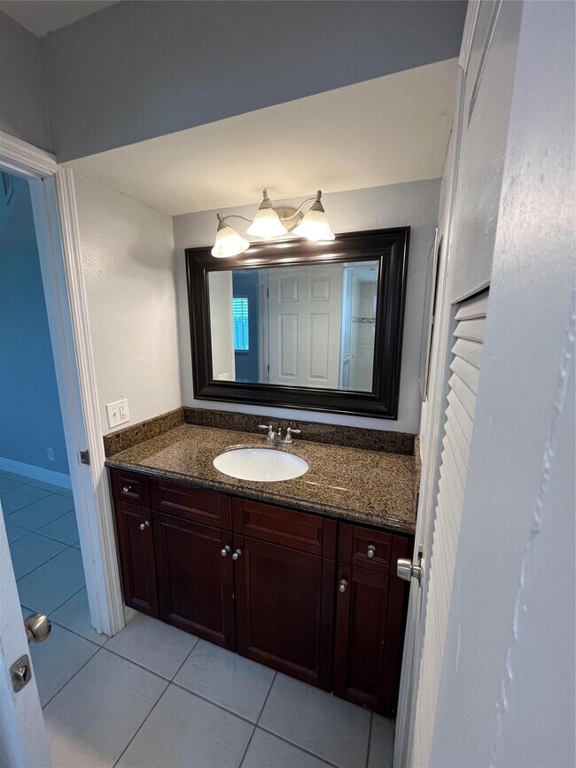 Building Photo - 1311 NE 18th St