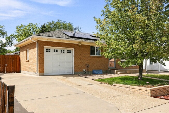 Building Photo - 5-Bedroom Northglenn Ranch w/ Finished Basement, Camper/Trailer Parking, and Big Fenced-In Backyard!