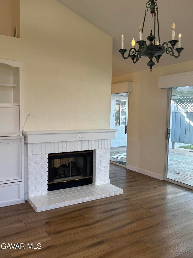 Building Photo - 3021 Mariposa Ave